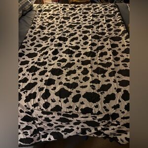 Twin size diy cow print quillow